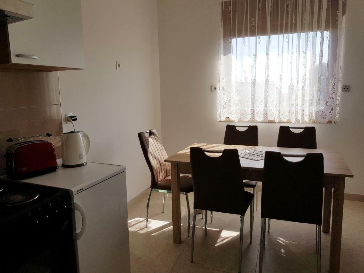 Apartmani Subasic Rubesi ภายนอก รูปภาพ